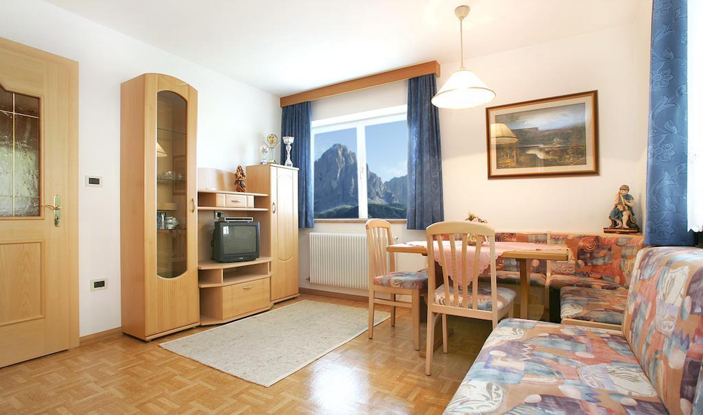 Apartments La Baita Santa Cristina Val Gardena Zimmer foto